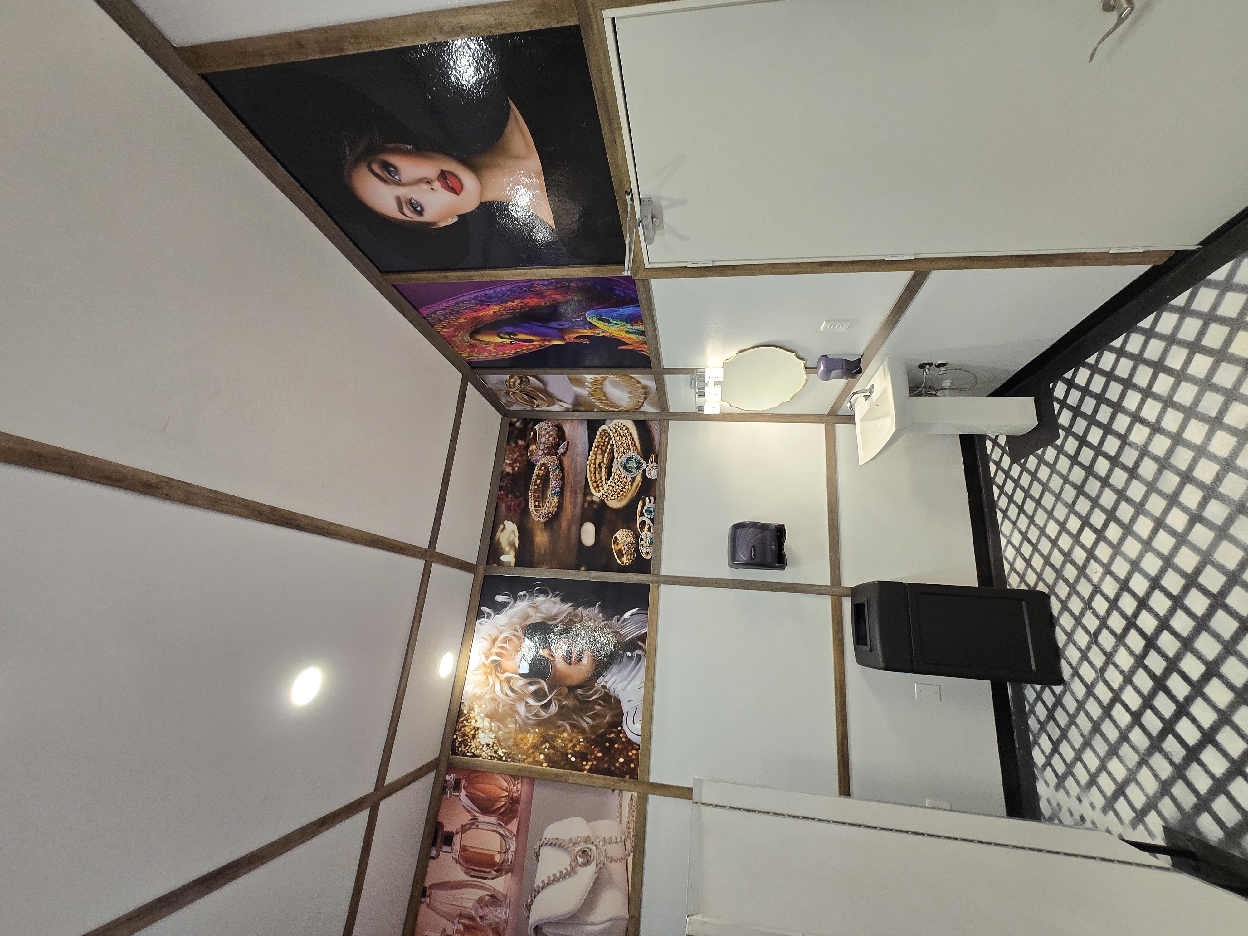 Gran Gala beauty salon ceiling panels